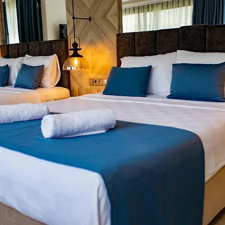 Class Hotel