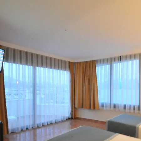 Class Unique Hotel 4*