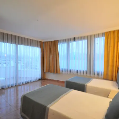 Class Unique 马尔马里斯